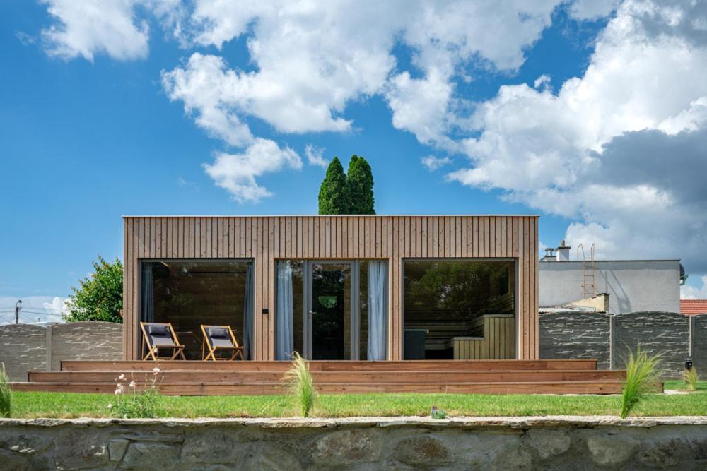 Penzion Vcelarsky Dvur Lednice Exterior photo