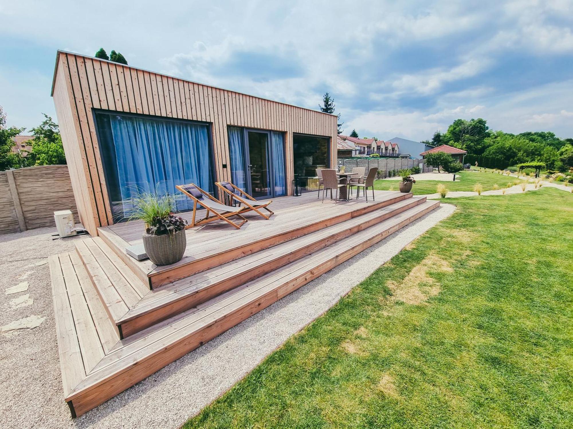 Penzion Vcelarsky Dvur Lednice Exterior photo